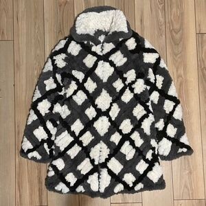 EUC Avec Les Filles Knitted Faux Fur Geo Pattern Coat White Grey Small